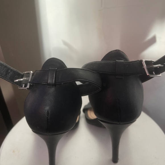 Heels - Picture 3 of 4